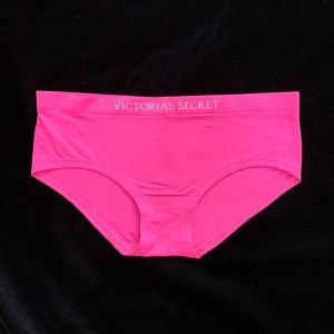 NWT Victoria's Secret Seamless Logo Hiphugger Panty Small Pink